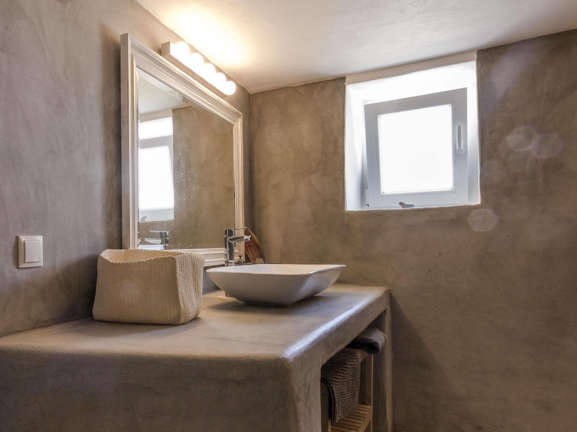 Lavish Suites Agios Ioannis Diakoftis Bagian luar foto